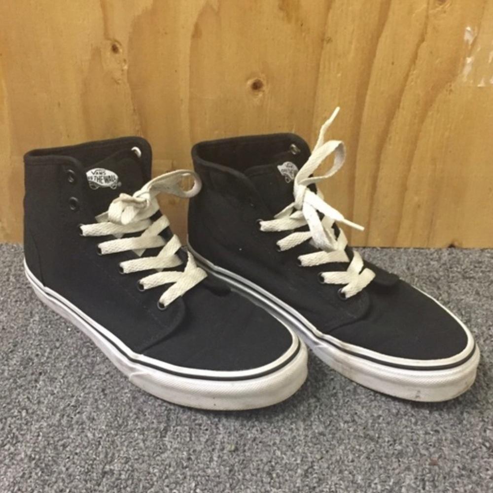 Black authentic Vans hi tops 7.5 sneakers